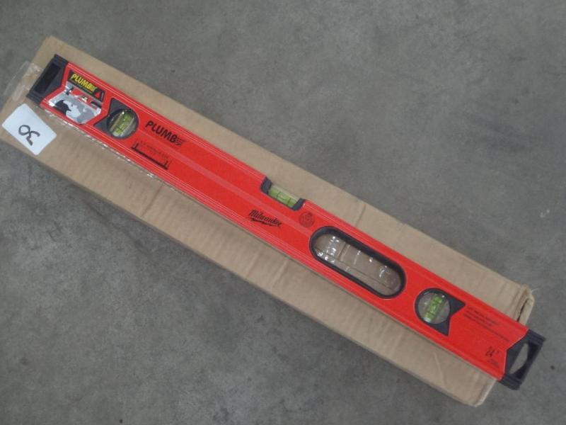 lot 30 image: Milwaukee 24" Plumb Site Level...
