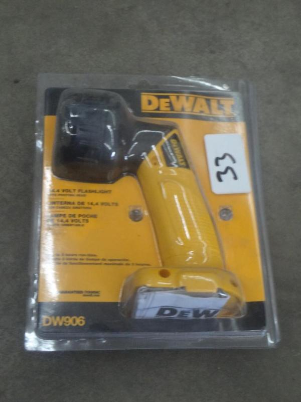 lot 33 image: New DeWalt DW906 14.4Volt Flashligh...