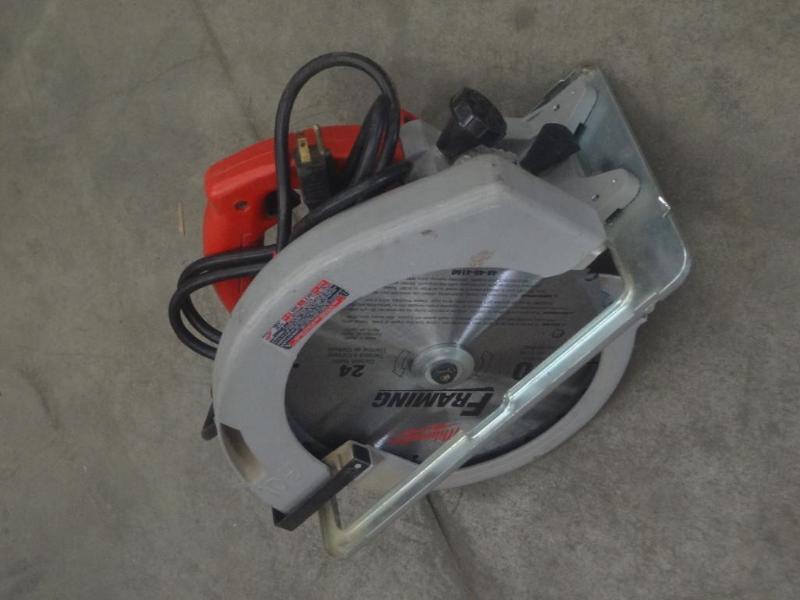 lot 35 image: Milwaukee Heavy Duty 10.25" Ci...
