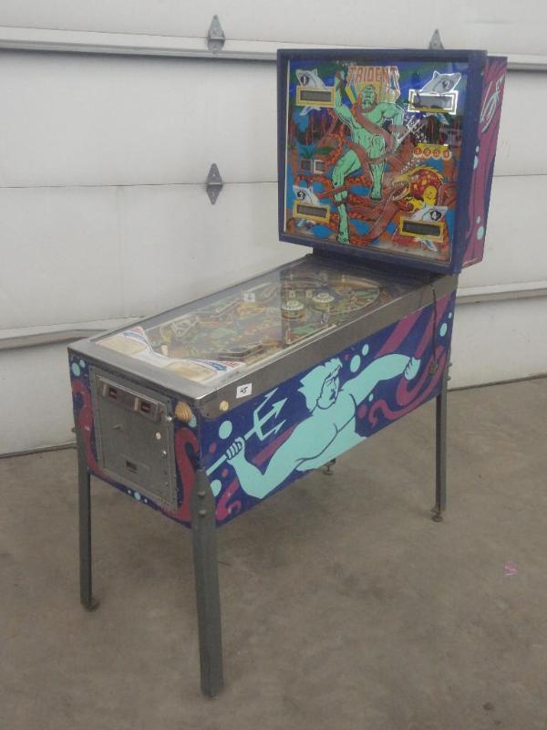 lot 45 image: Trident Coin-Operated Pin Ball Mach...