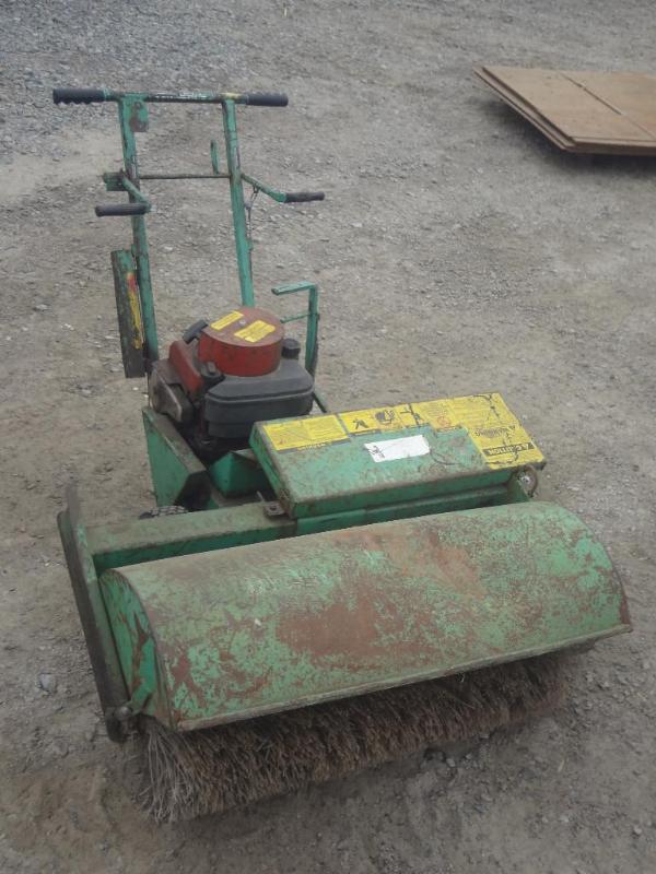 lot 5 image: Model 86 Walk-Behind Sweeper, 5HP E...
