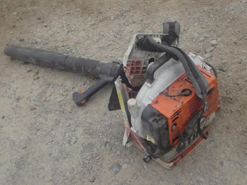 lot 6 image: Stihl BR420 Magnum Backpack Blower ...