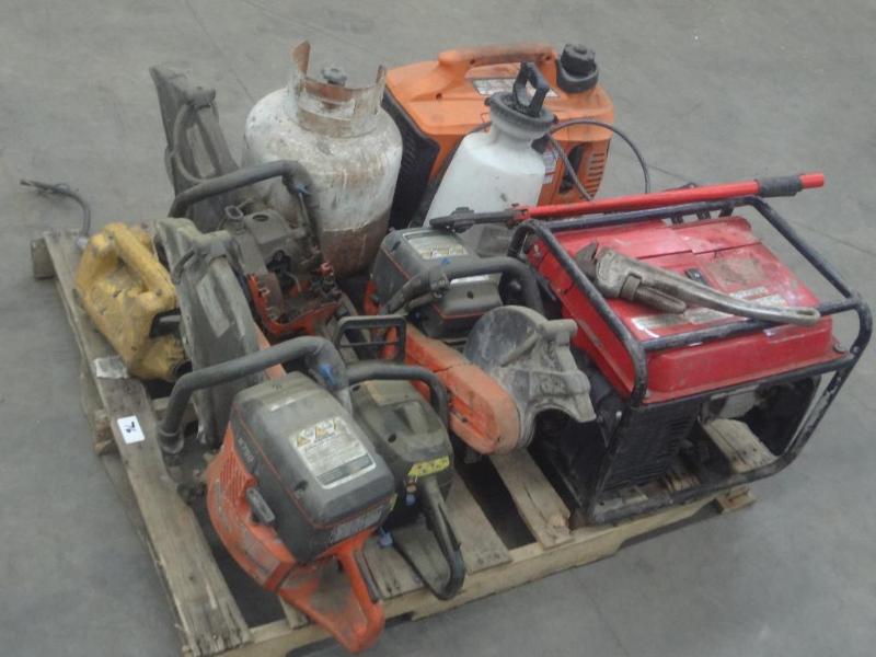 lot 76 image: Pallet Lot Concrete Saws For Parts...