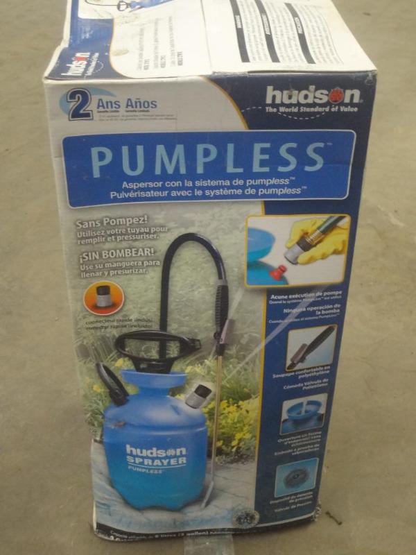 lot 83 image: Unused Hudson 2-Gallon Pumpless Spr...