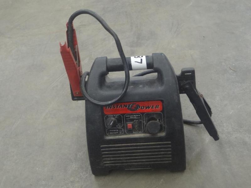 lot 87 image: Instant Power 12Volt Jump Pack...