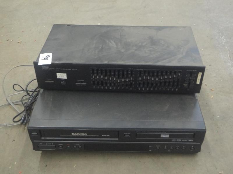 lot 94 image: Yamaha EQ-70 Equalizer & (1) Da...