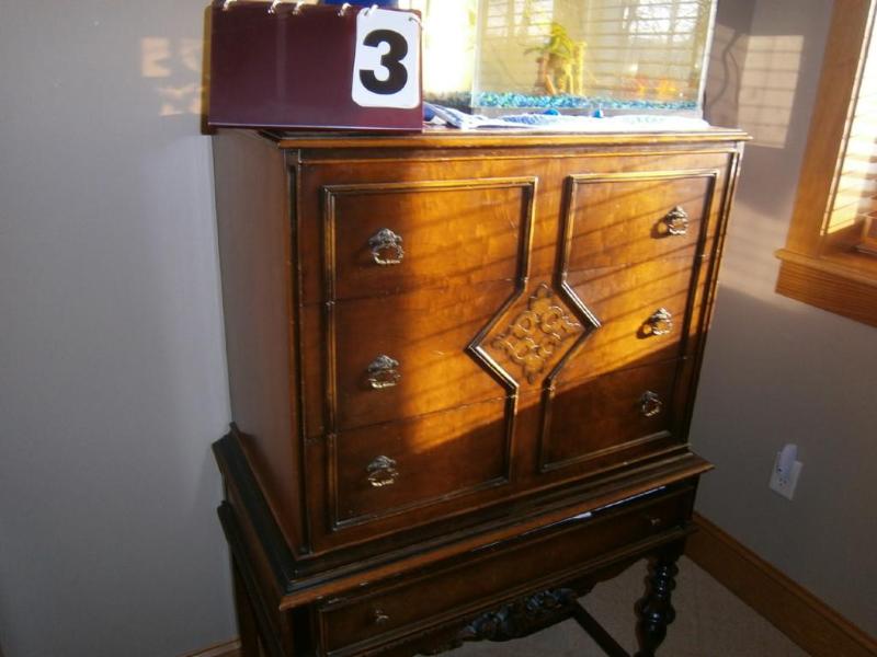 4-drawer dresser. This item has a r...