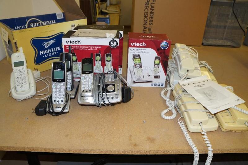 lot 22 image: Lot of 10 Phones  5 Cordless & 5 Corded 2 Line