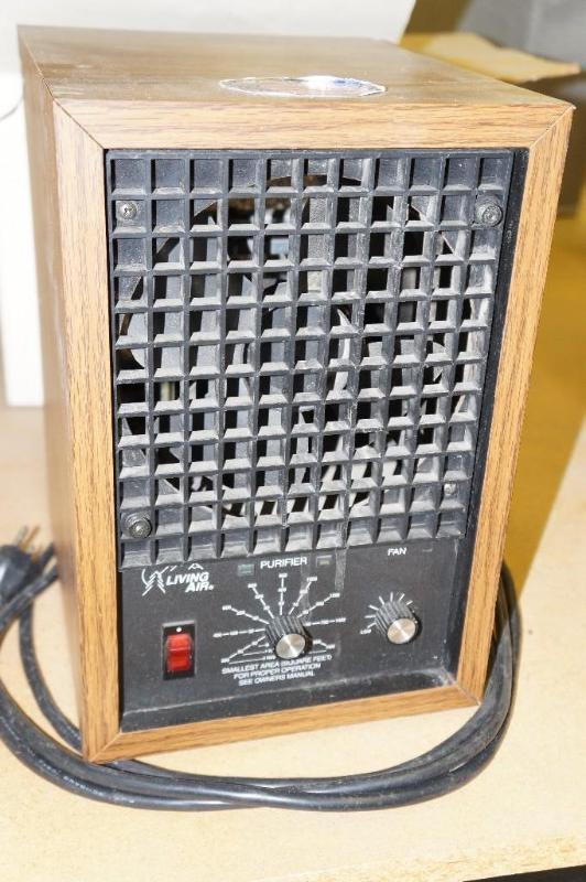 lot 23 image: Living Air Electronic Air Purification System