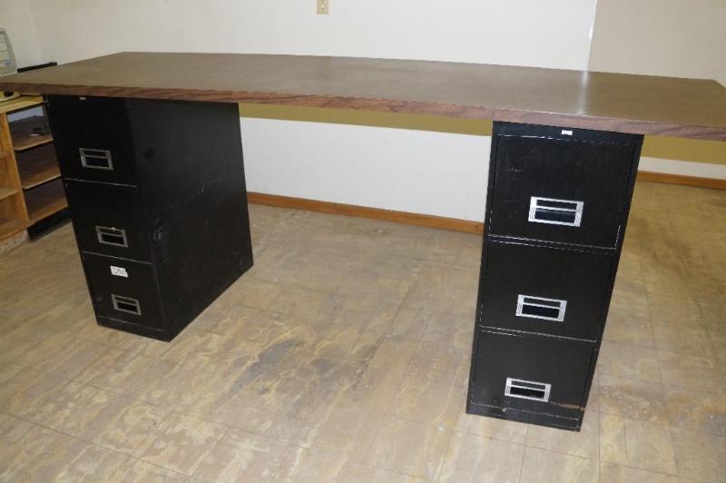 lot 37 image: Heavy Duty Industrial Table w 2 Filing Cabinets
