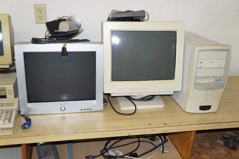 lot 40 image: Large Lot of Vintage Computer Equipment & GE TV