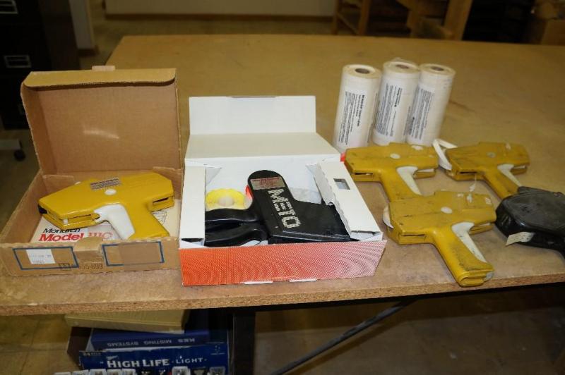 lot 47 image: Lot of Pricing Guns (2 New) with Labels