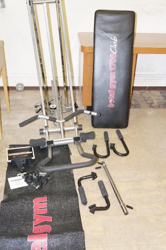 lot 53 image: Total Gym 1700 Club Exercise System