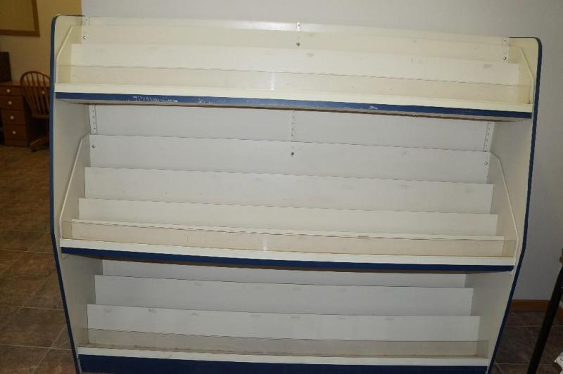 lot 6 image: Retail Magazine  Book Display Rack