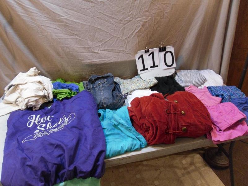 lot 110 image: Lot of Assorted WomensJuniors Clot...