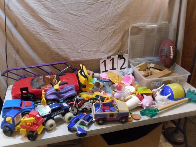 lot 112 image: Wood Blocks, Play Food and Kitchen ...
