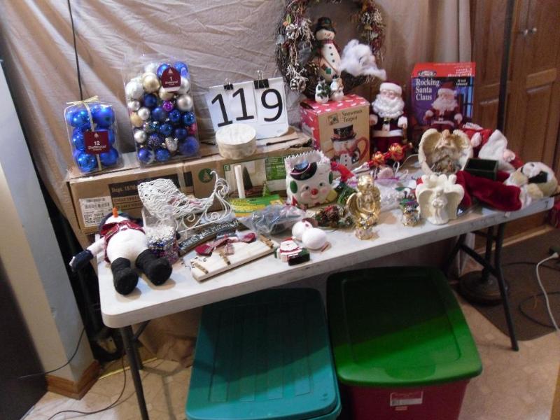 lot 119 image: Large Lot of Christmas Items. 6 Ar...
