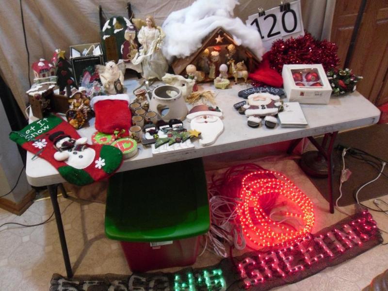 lot 120 image: Lot of Christmas Items. Lighted Nat...