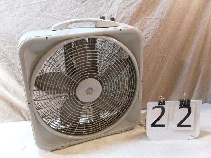 lot 22 image: GE 3 Speed Box Fan. Tested and Work...
