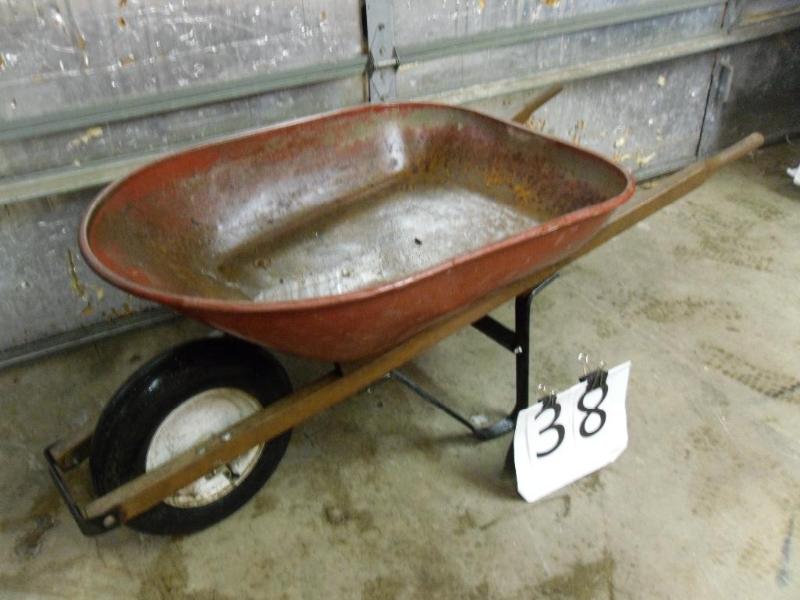 lot 38 image: Wheelbarrow. Lighter duty. Tire is ...