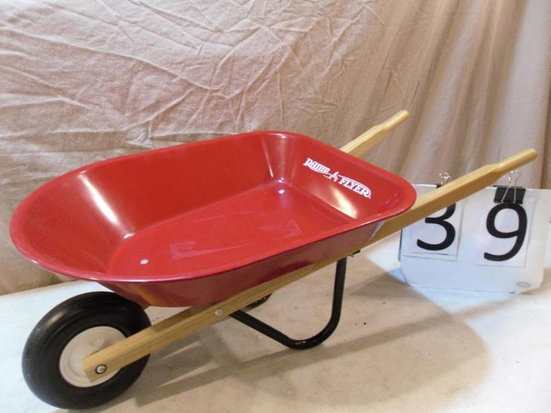 lot 39 image: Mini Radio Flyer Wheelbarrow. Metal...