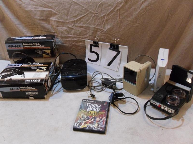 lot 57 image: Lot of assorted electronics includi...