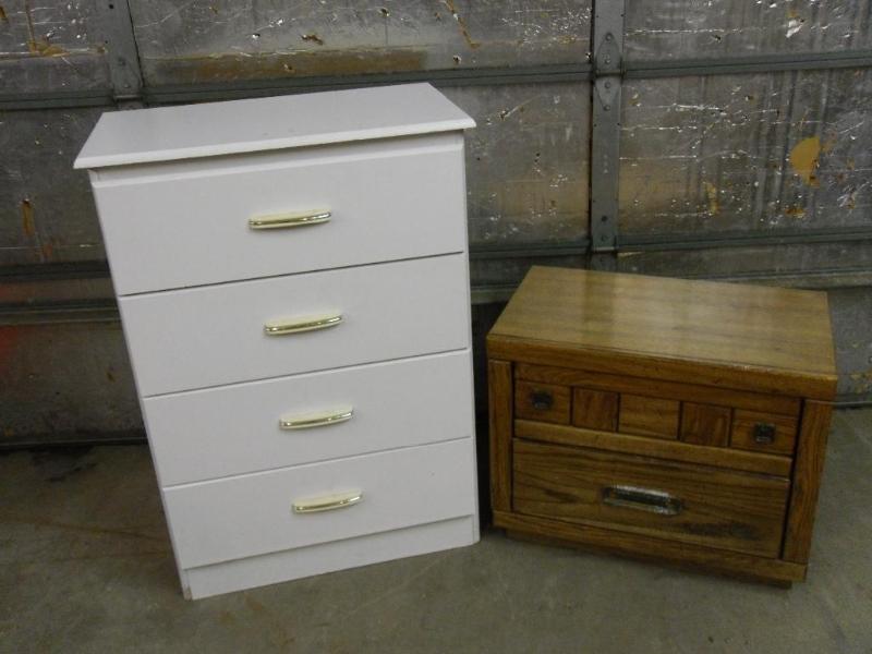 lot 78 image: 2 Dressers. Typical wear and tear.&...