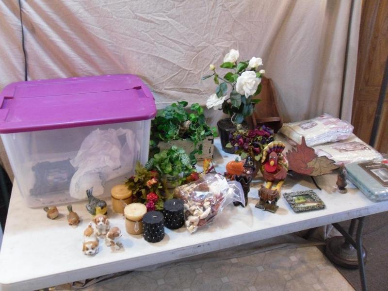 lot 88 image: Lot of Assorted Household. New Curt...