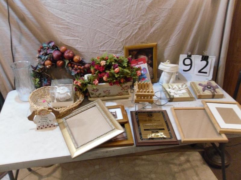 lot 92 image: Lot of Assorted Household items. Sa...