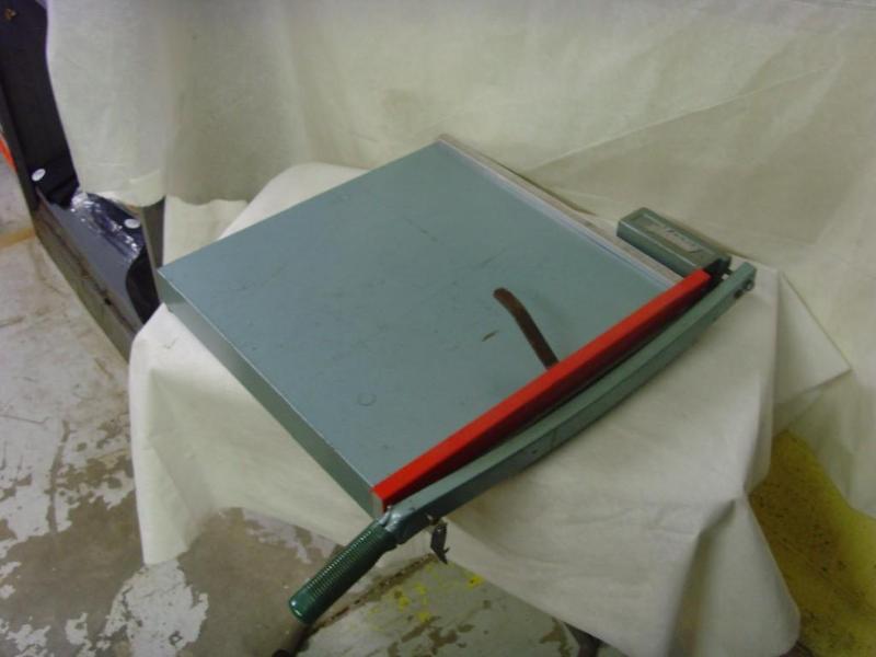 lot 19 image: Vintage Paper Cutter
