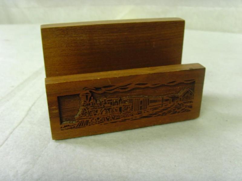 lot 35 image: Vintage Engraved CardNapkin Holder