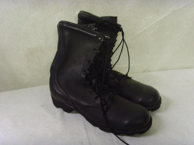 lot 47 image: Combat Boots