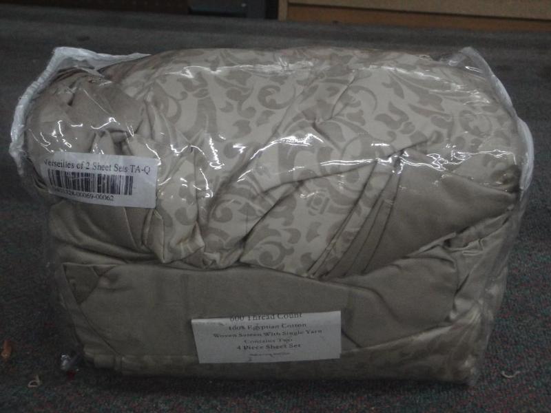 lot 18 image: New North Shore Linens 2-Pack Of Qu...