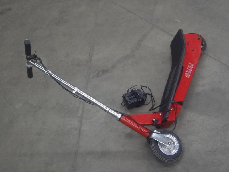 lot 27 image: Electron 24Volt Electric Scooter, C...