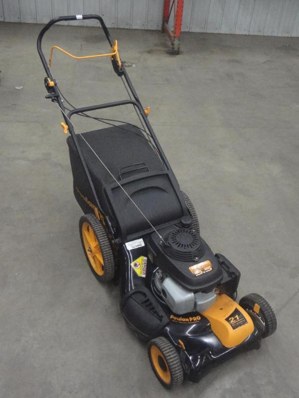 lot 3 image: Poulan Pro Self-Propelled 21" ...