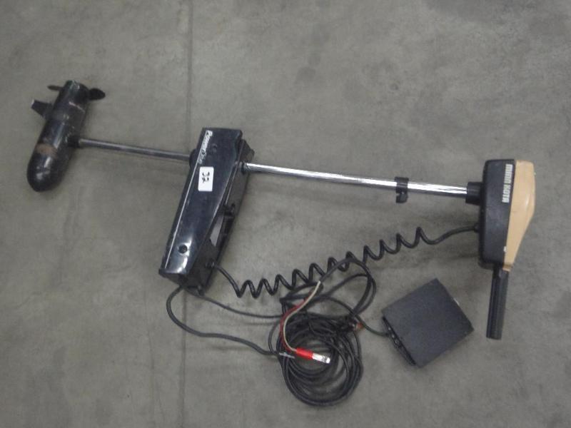 lot 32 image: MinnKota Weed Invader 24Volt Trolli...