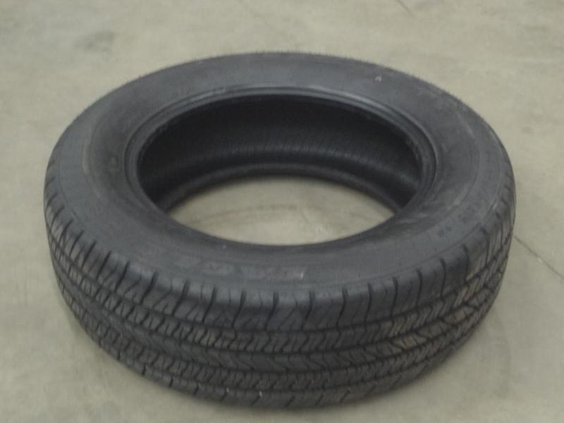 lot 38 image: (1) Used Goodyear Eagle LS P19565...