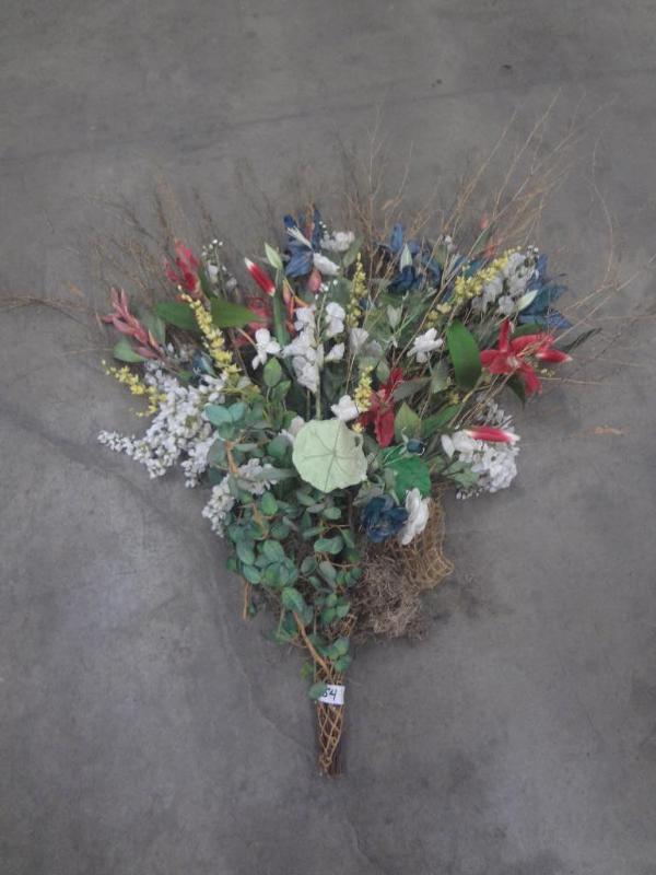lot 54 image: Artificial Flower Boquet...