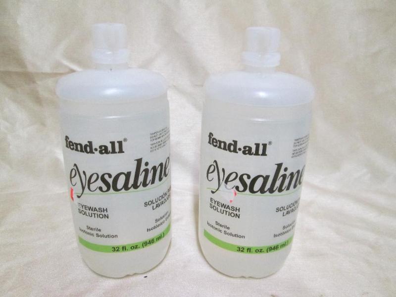 Pair of 32 fl oz bottles fend-all e...