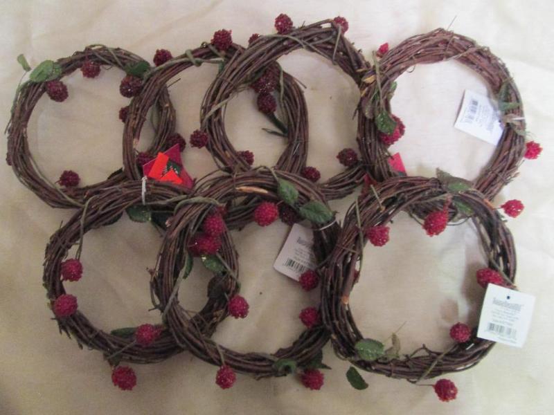 Lot of 7 small grapevine wreaths wi...