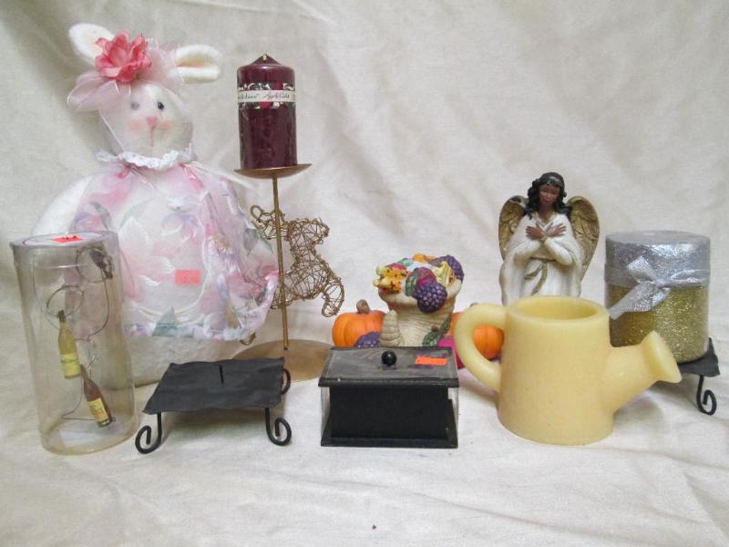 Lot of miscellaneous household deco...
