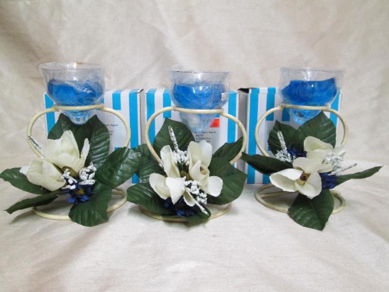 Lot of magnolia and off white wroug...