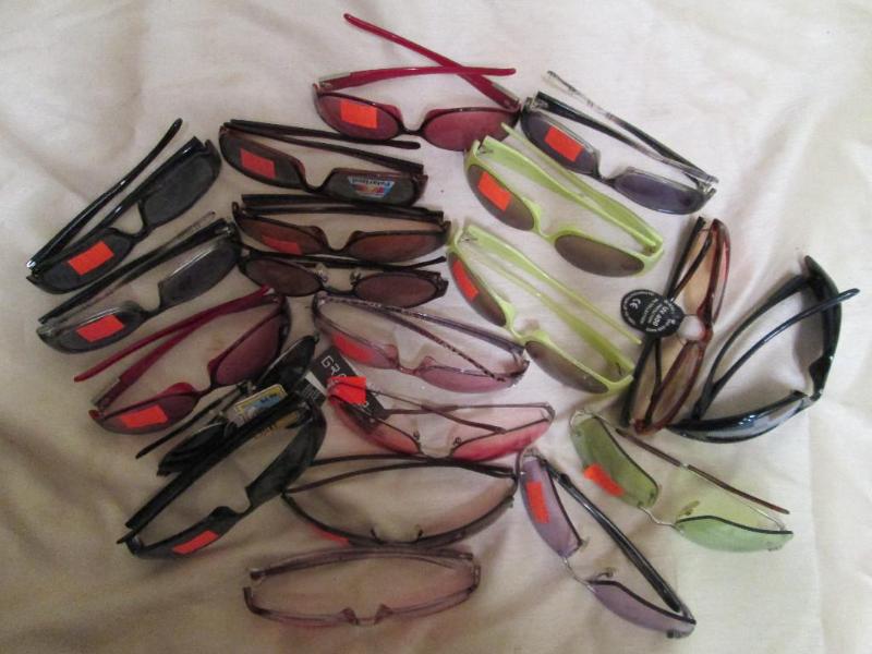 Lot of approximately 20 pairs of ne...