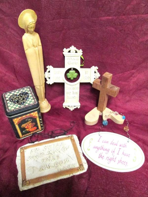 Miscellaneous household plaques and...