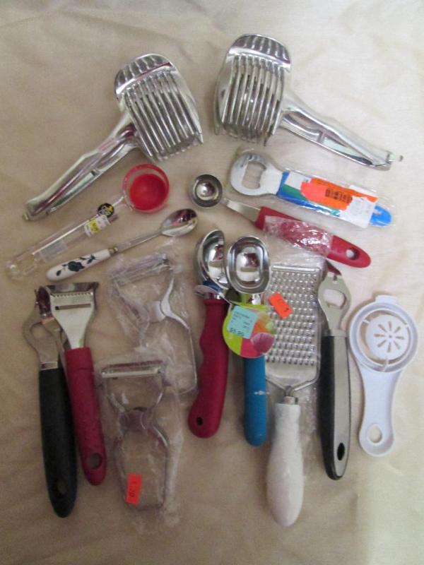 Miscellaneous new kitchen utensils....
