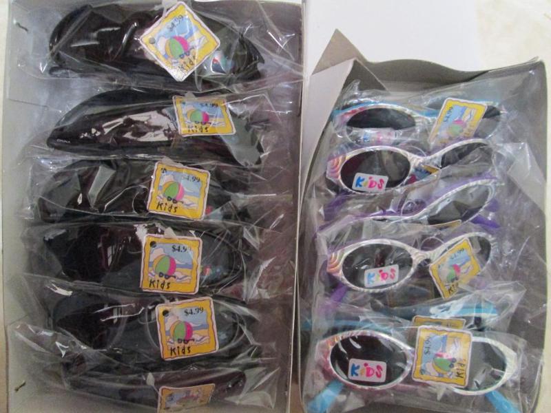Lot of approximately 20 pairs of ch...