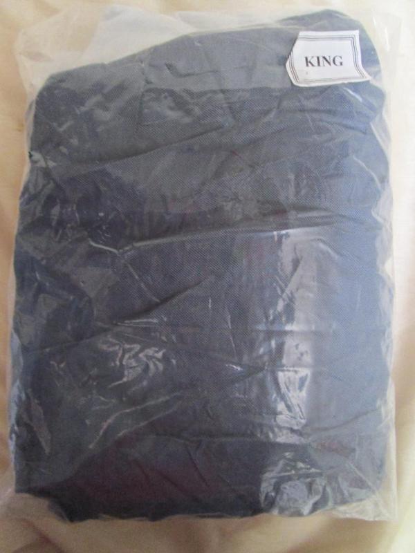 King size bed skit, blue. New in ba...
