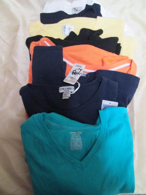 Lot of approximately 10 new womens...