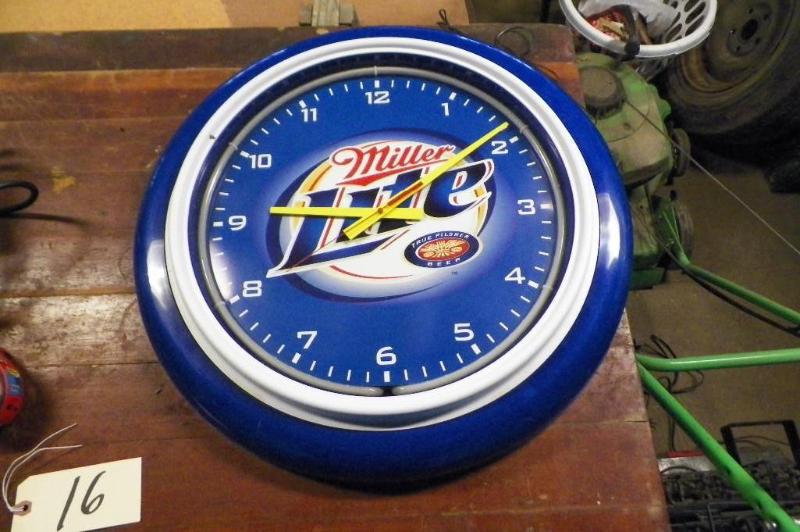 lot 16 image: Miller Lite Wall Clock