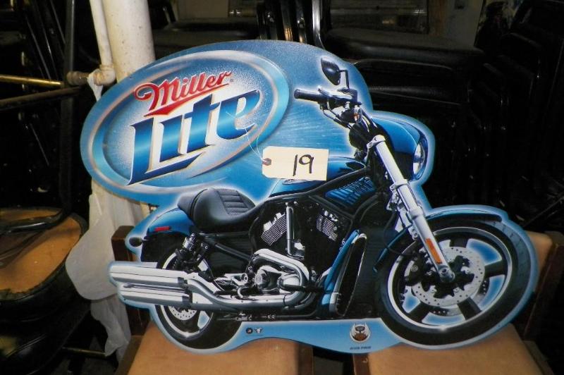 lot 19 image: Miller Lite Sign
